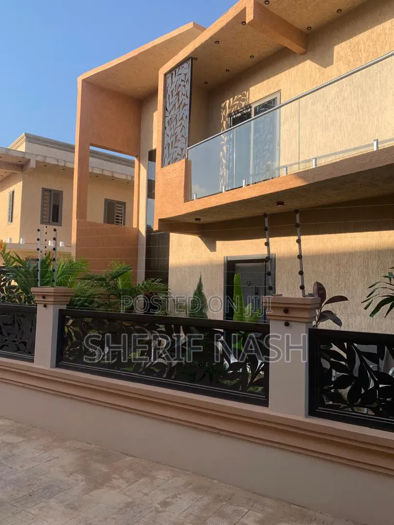 4bdrm Duplex in Hatso Boshe, Accra Metropolitan for sale in Accra Metropolitan