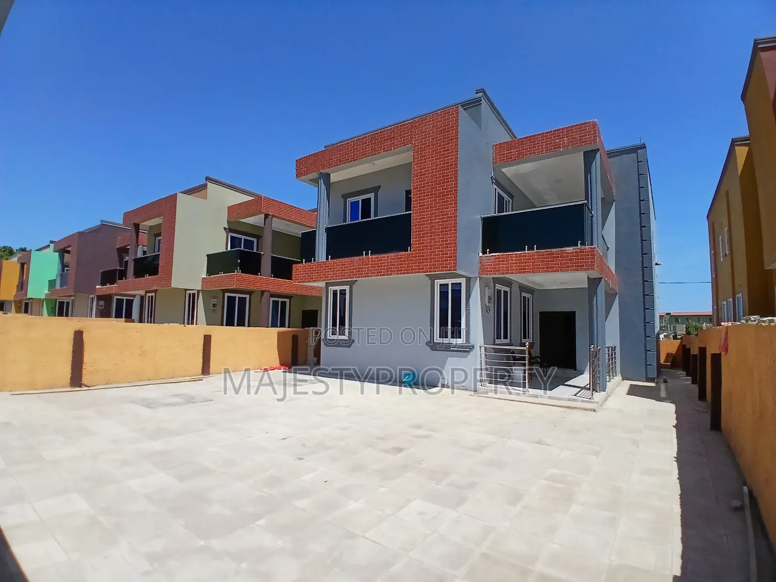 4bdrm Duplex in Shell Signboard, Spintex for rent in Spintex