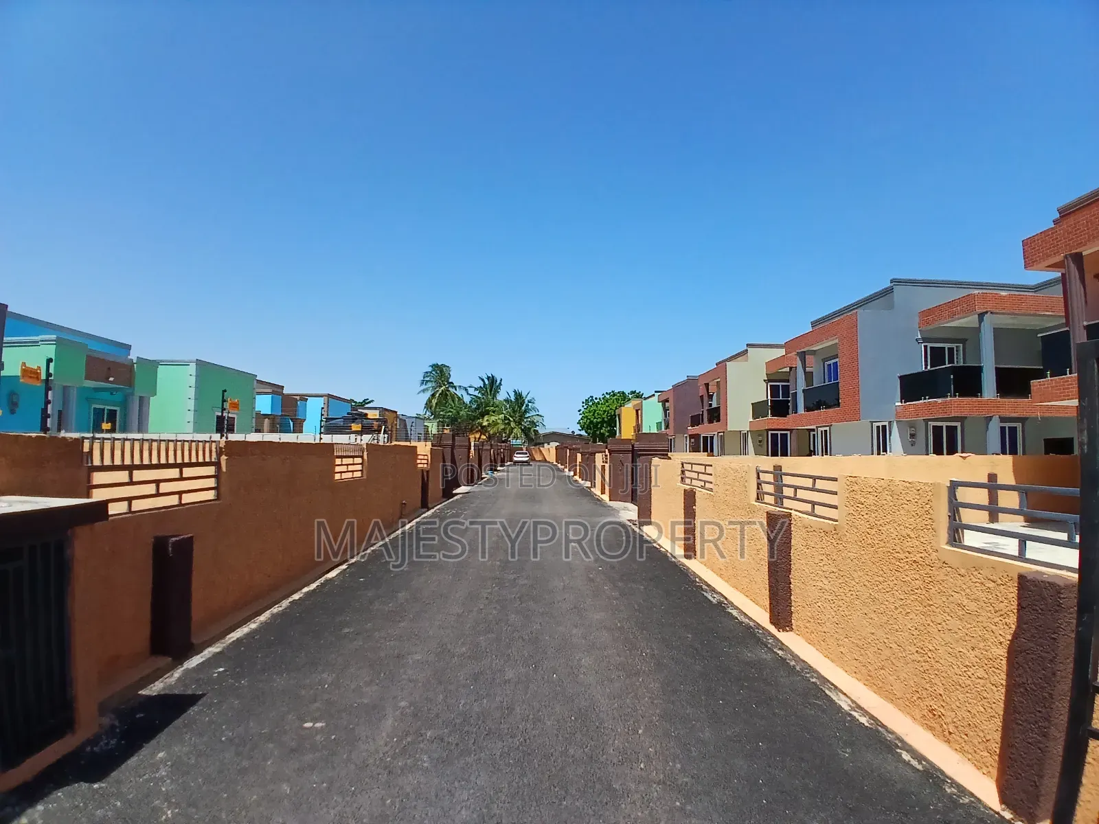 4bdrm Duplex in Shell Signboard, Spintex for rent in Spintex