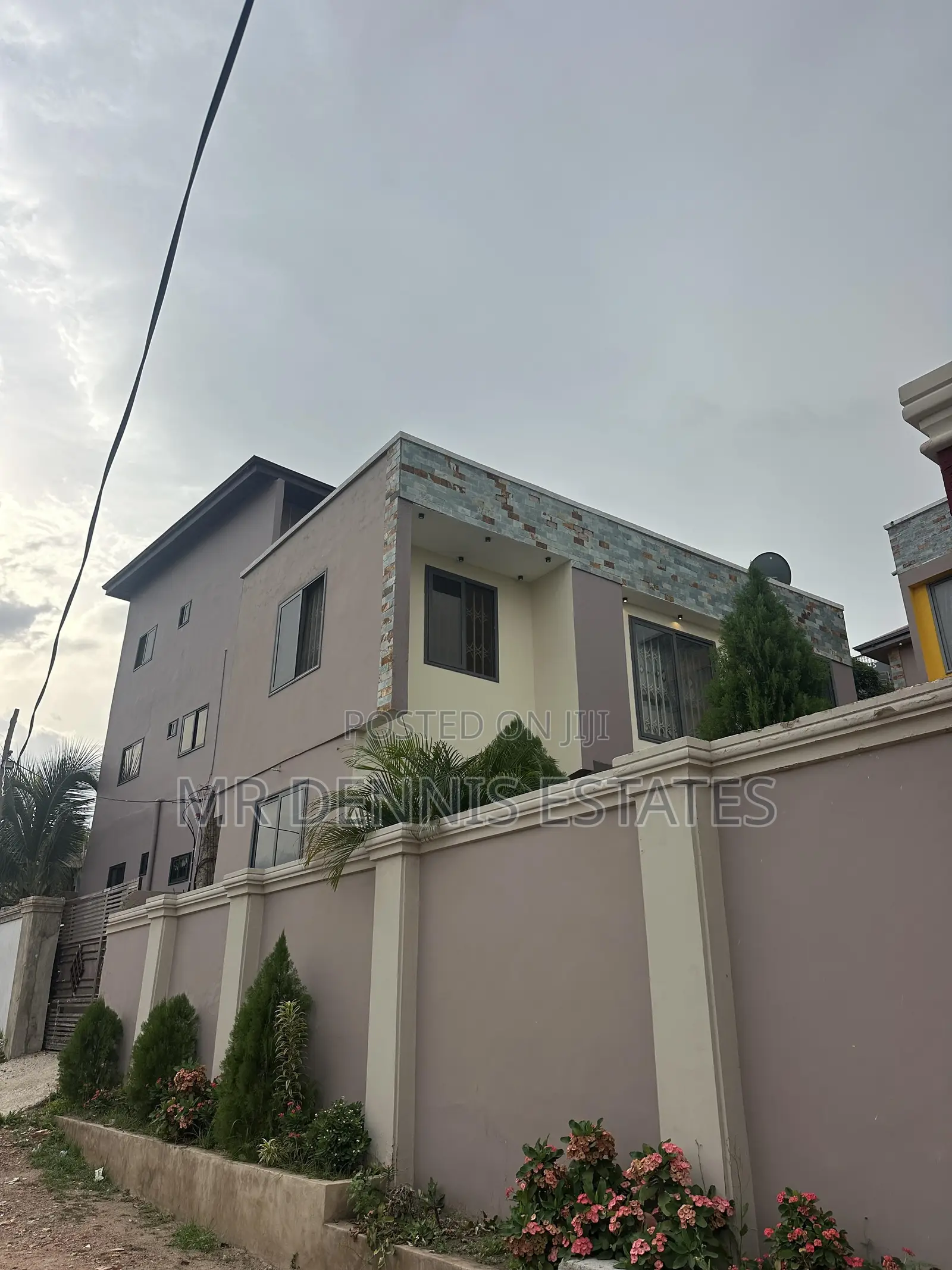 2bdrm Apartment in Westhills Mall for rent in West Hills Mall Area