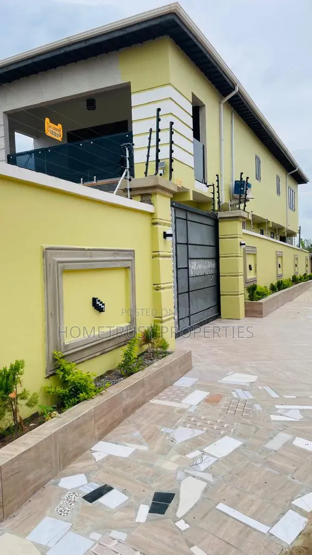 3bdrm Duplex in Amasaman 3 Junction for sale in Amasaman