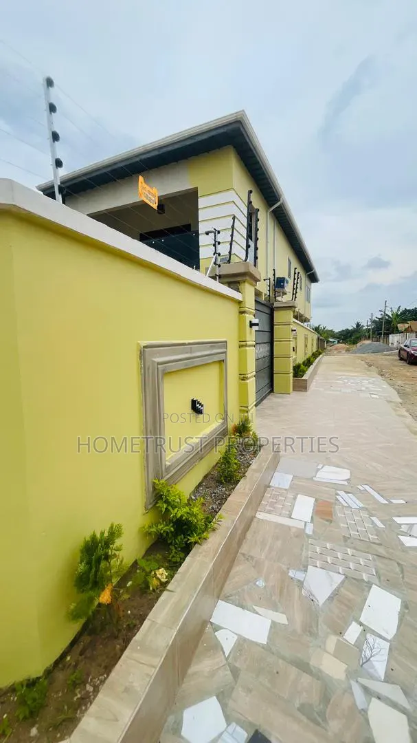3bdrm Duplex in Amasaman 3 Junction for sale in Amasaman