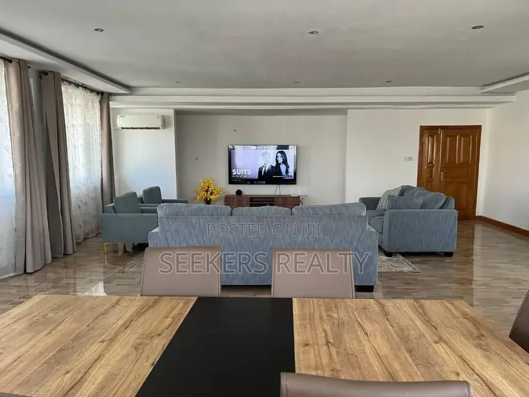 Furnished 3bdrm Apartment in Seekers Realty, Oxford Street for rent in Oxford Street
