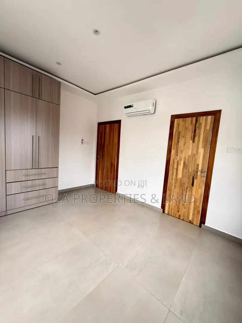 4bdrm Townhouse/Terrace in East Legon, Bawaleshie for sale in Bawaleshie