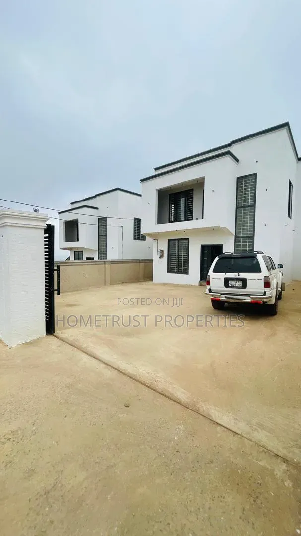 3bdrm Duplex in Ashongman Bank Of, Kwabenya for sale in Kwabenya