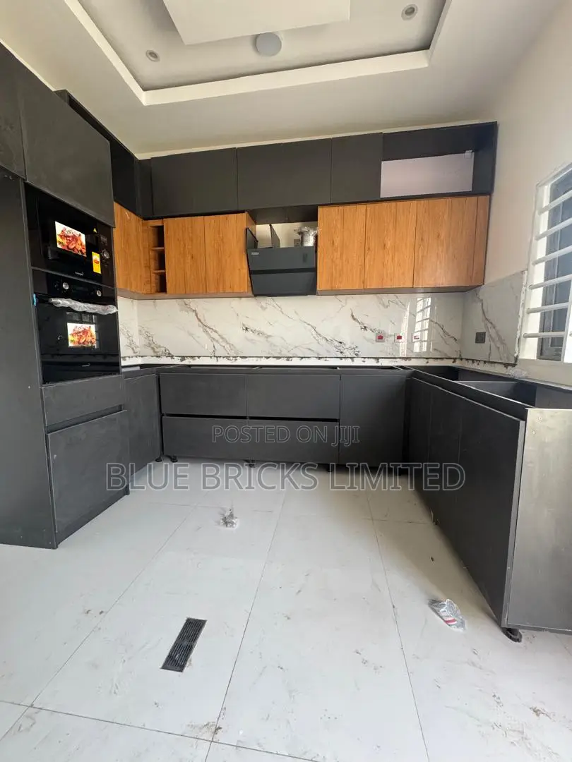 3bdrm House in Spintex, Manet Court for sale in Manet Court
