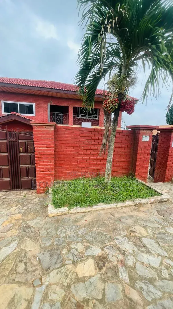 4bdrm Duplex in Ashongman, Police Station for sale in Police Station