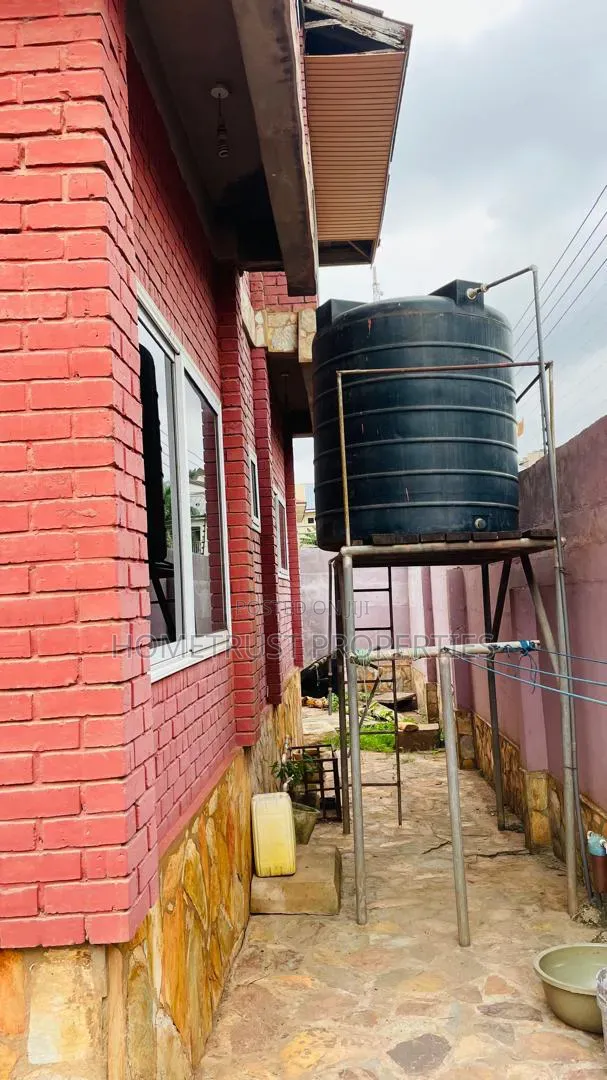 4bdrm Duplex in Ashongman, Police Station for sale in Police Station