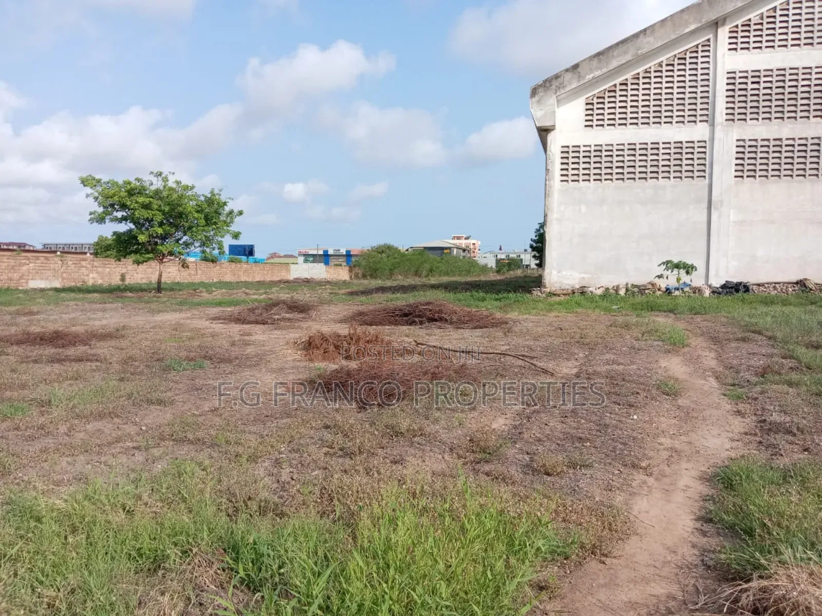 Warehouse For Sale At Spintex Road in Spintex