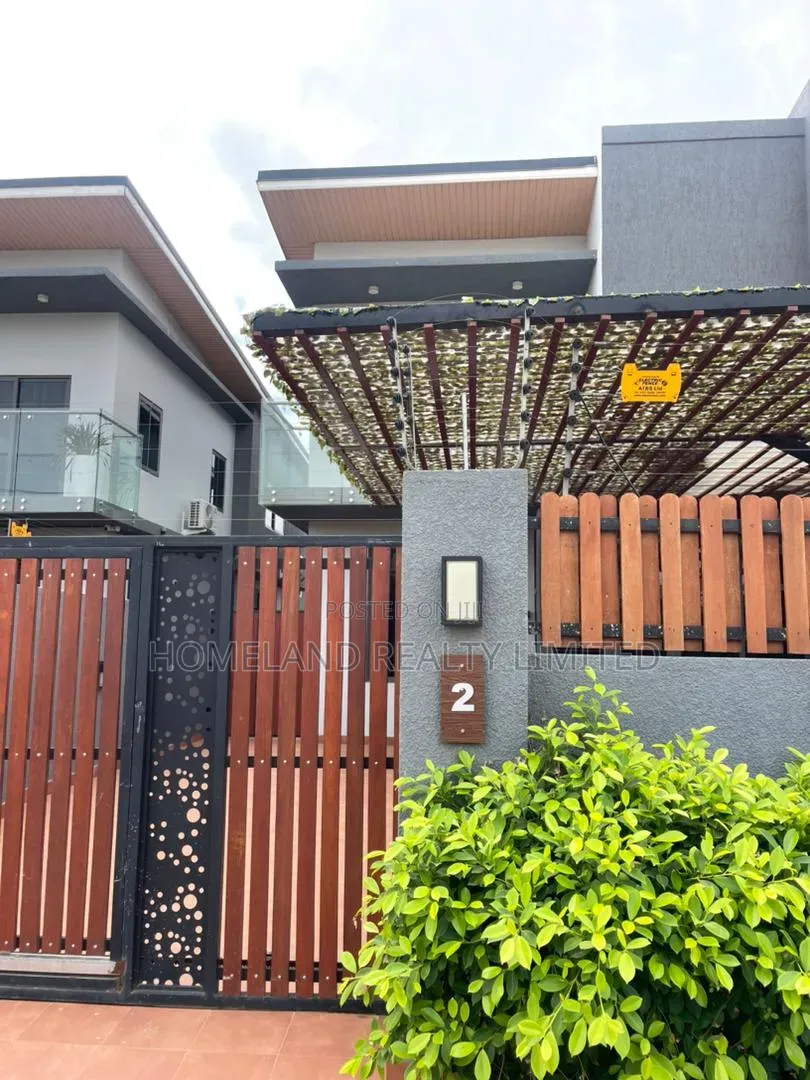 4bdrm Duplex in Westland, Police Station for rent in Police Station