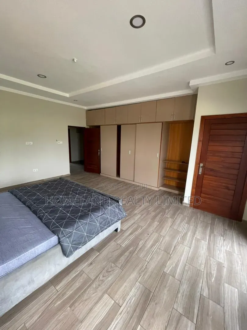 4bdrm Duplex in Westland, Police Station for rent in Police Station