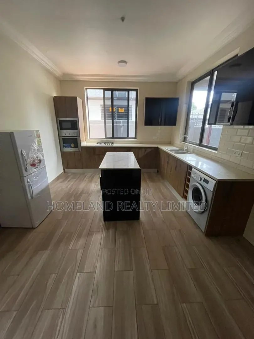 4bdrm Duplex in Westland, Police Station for rent in Police Station