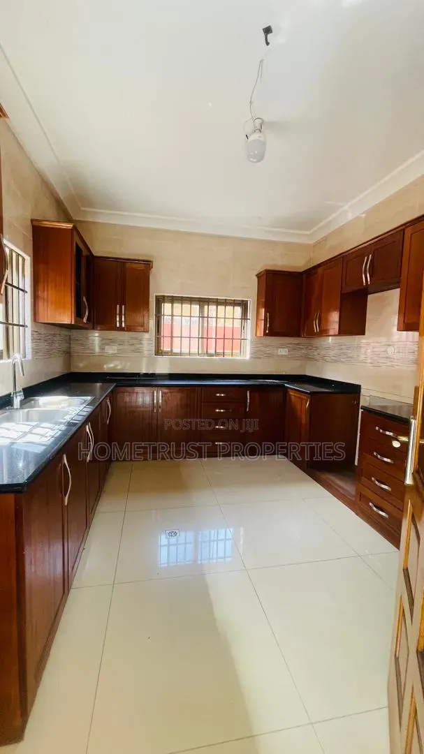 5bdrm Duplex in Pokuase Amanfrom for rent in Pokuase