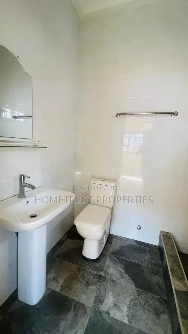 5bdrm Duplex in Pokuase Amanfrom for rent in Pokuase
