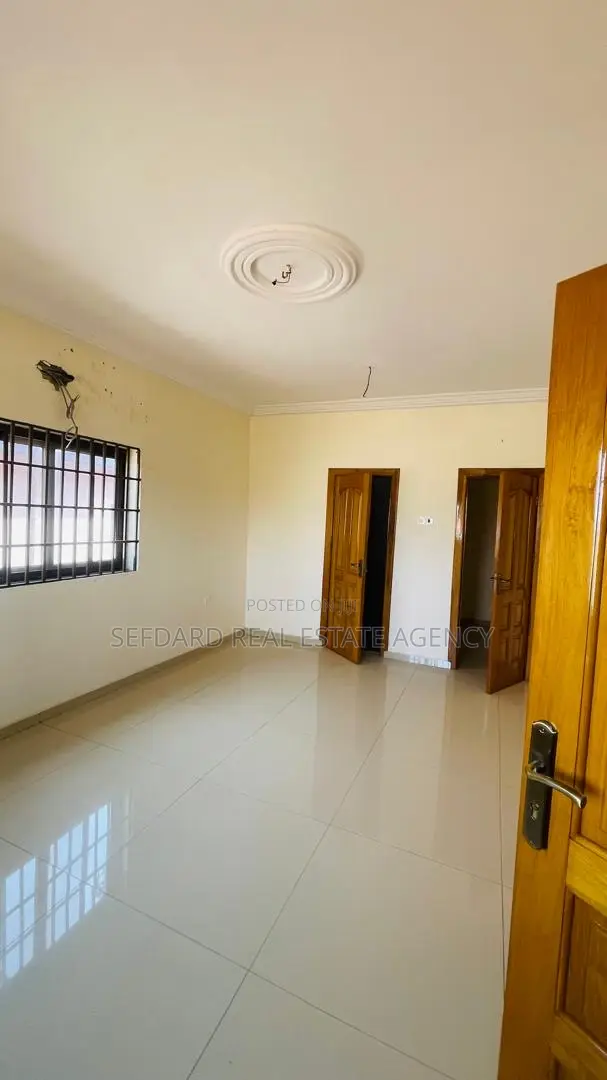 5bdrm Duplex in Sefdard Properties, Pokuase for rent in Pokuase
