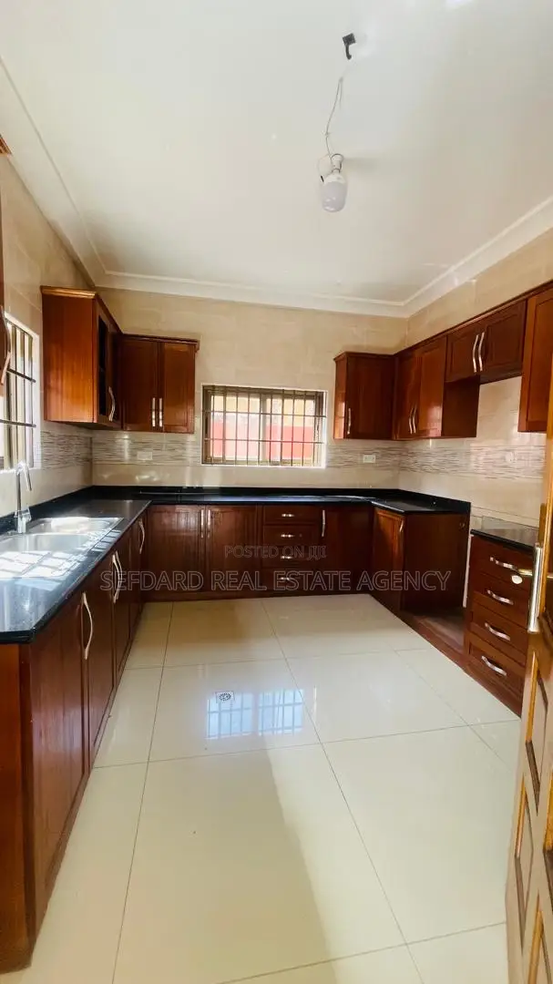 5bdrm Duplex in Sefdard Properties, Pokuase for rent in Pokuase