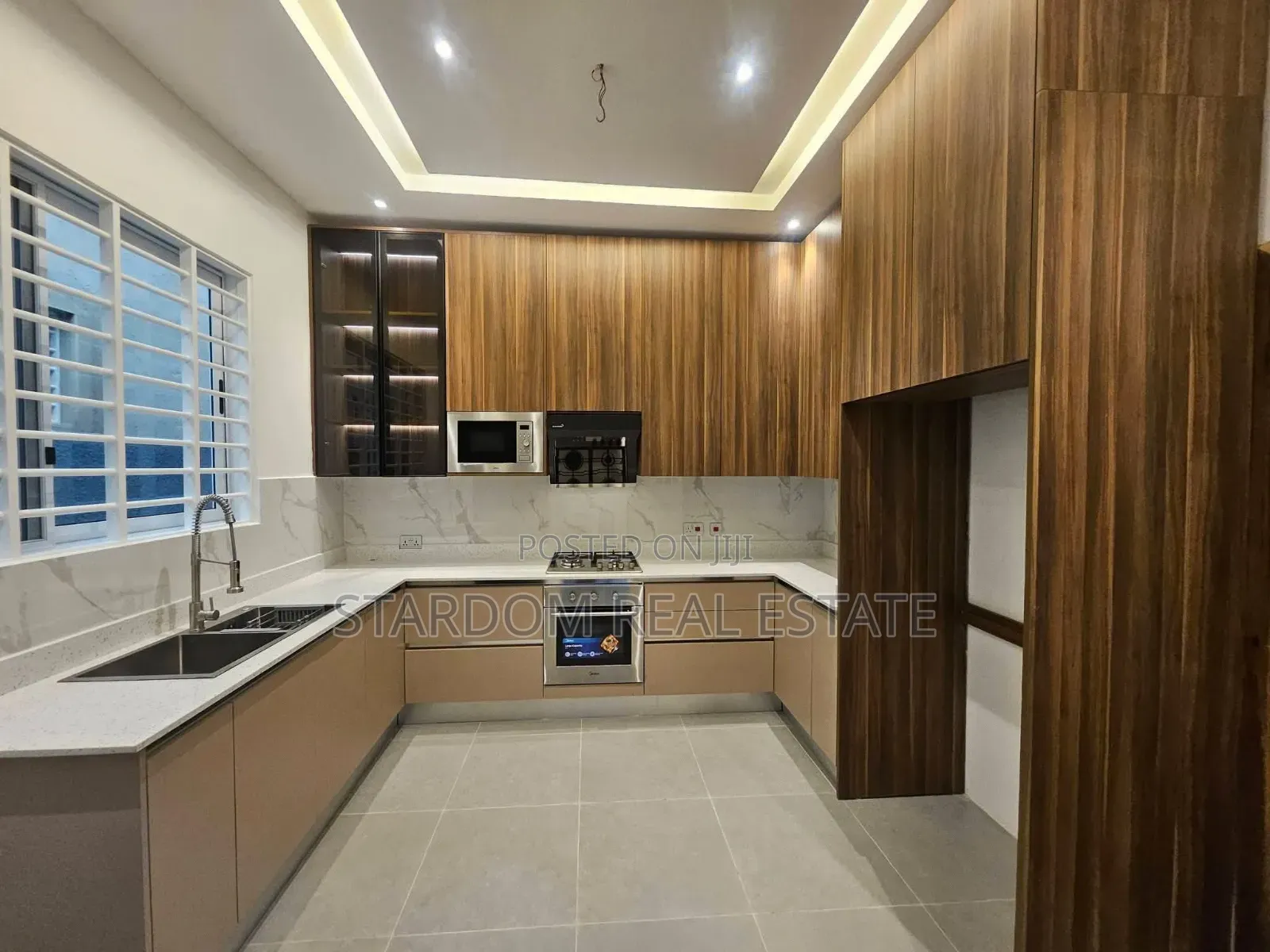 3bdrm Bungalow in Adenta Amrahia, Barrier for sale in Barrier
