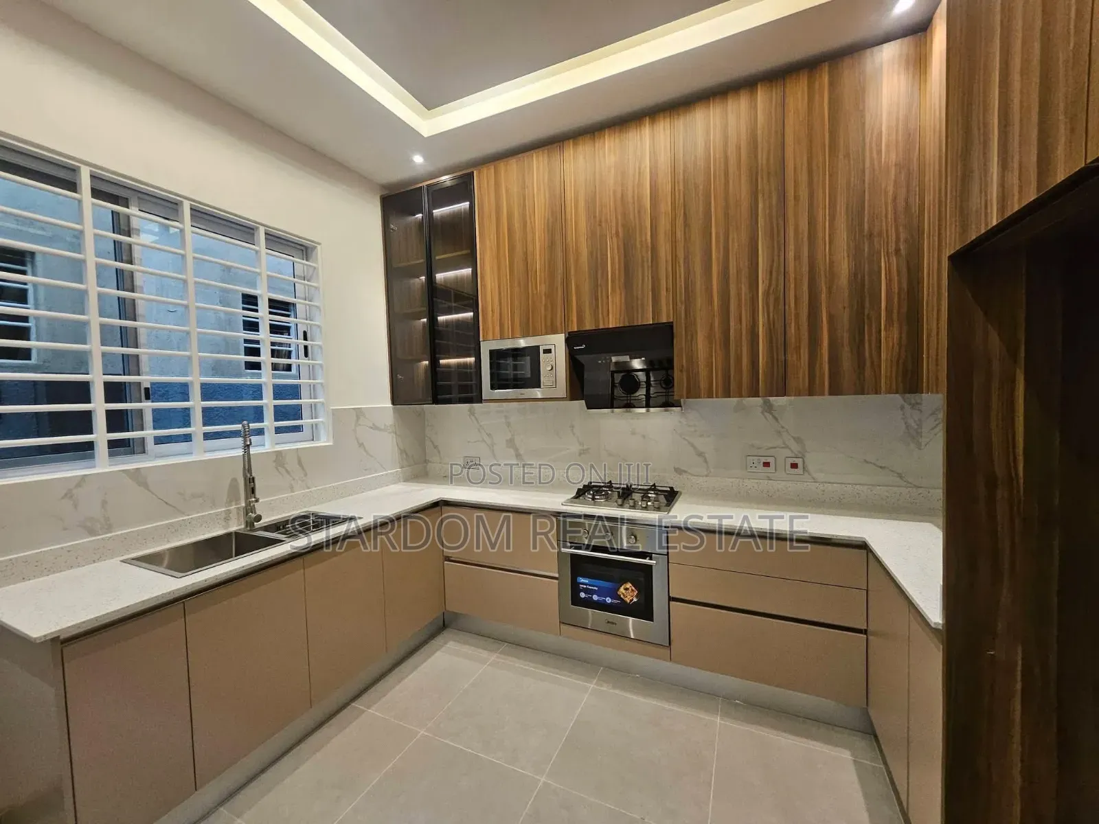 3bdrm Bungalow in Adenta Amrahia, Barrier for sale in Barrier