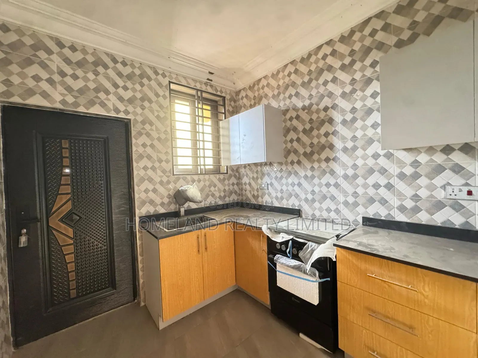 1bdrm Apartment in Madina Estate for rent in Estate