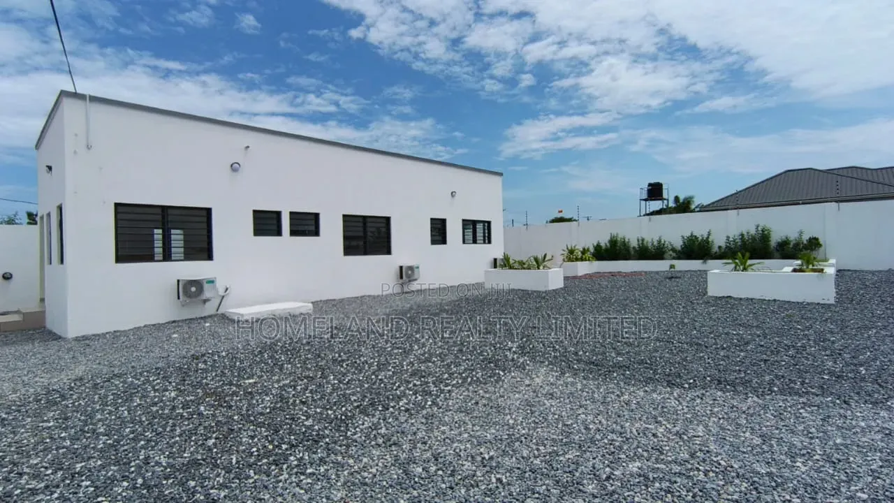 2bdrm Bungalow in East Airport, Accra Metropolitan for rent in Accra Metropolitan
