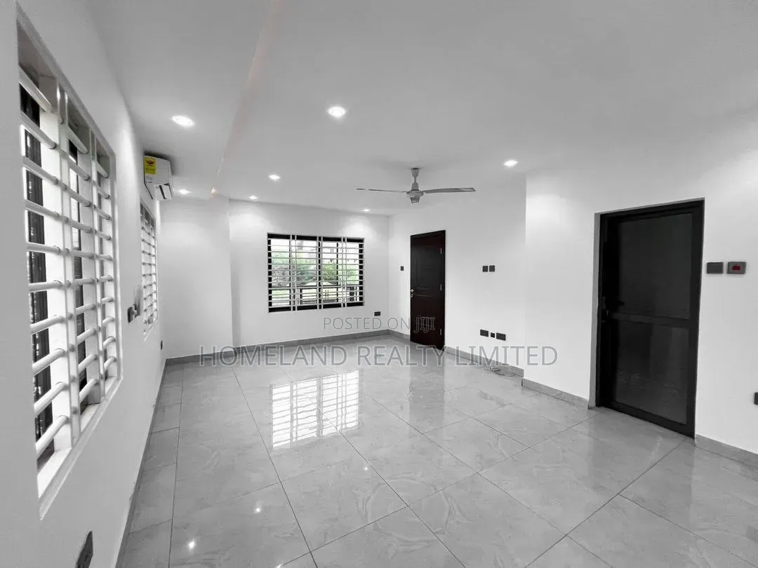 3bdrm Duplex in Adenta Barrier Rowi for rent in Barrier