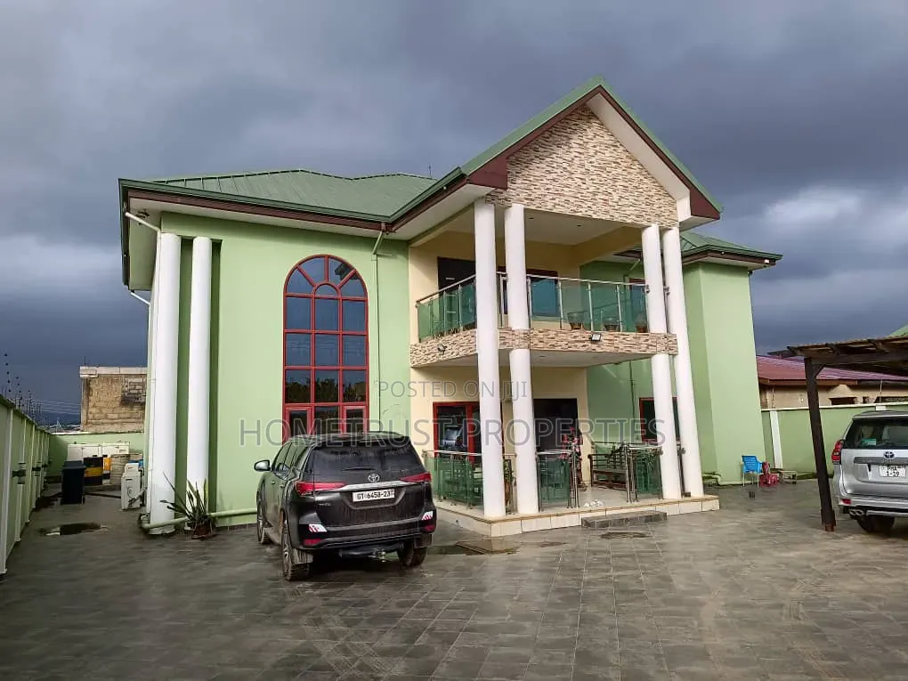5bdrm Duplex in Amasaman Pobiman for sale in Amasaman