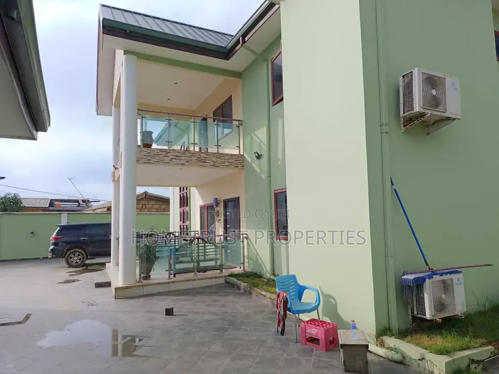 5bdrm Duplex in Amasaman Pobiman for sale in Amasaman