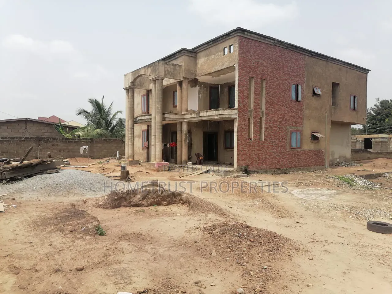 5bdrm Duplex in Amasaman Sapeiman for sale in Amasaman