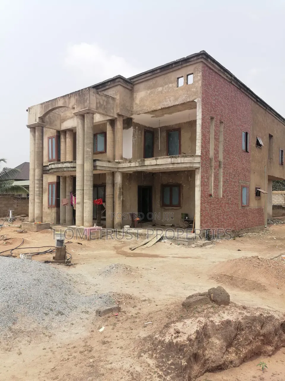 5bdrm Duplex in Amasaman Sapeiman for sale in Amasaman
