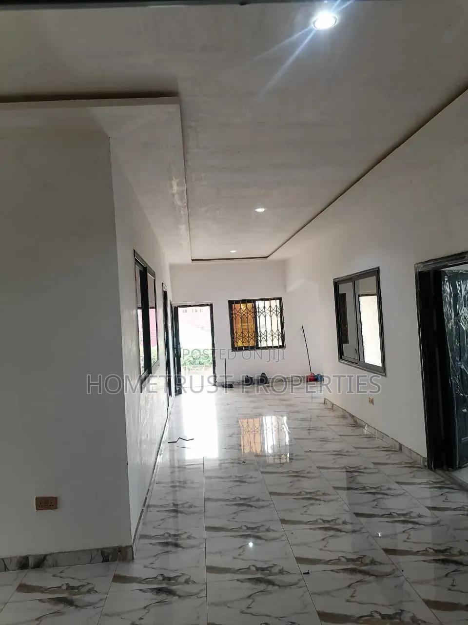 5bdrm Duplex in Amasaman Sapeiman for sale in Amasaman