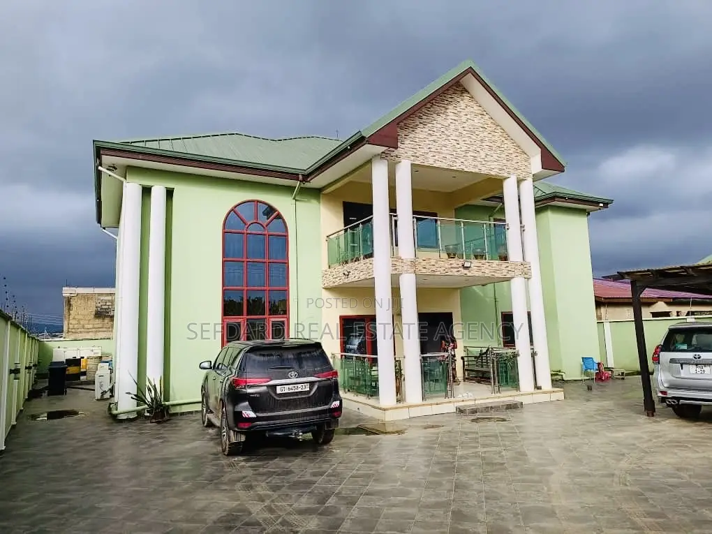 5bdrm House in Sefdard Properties, Amasaman for sale in Amasaman