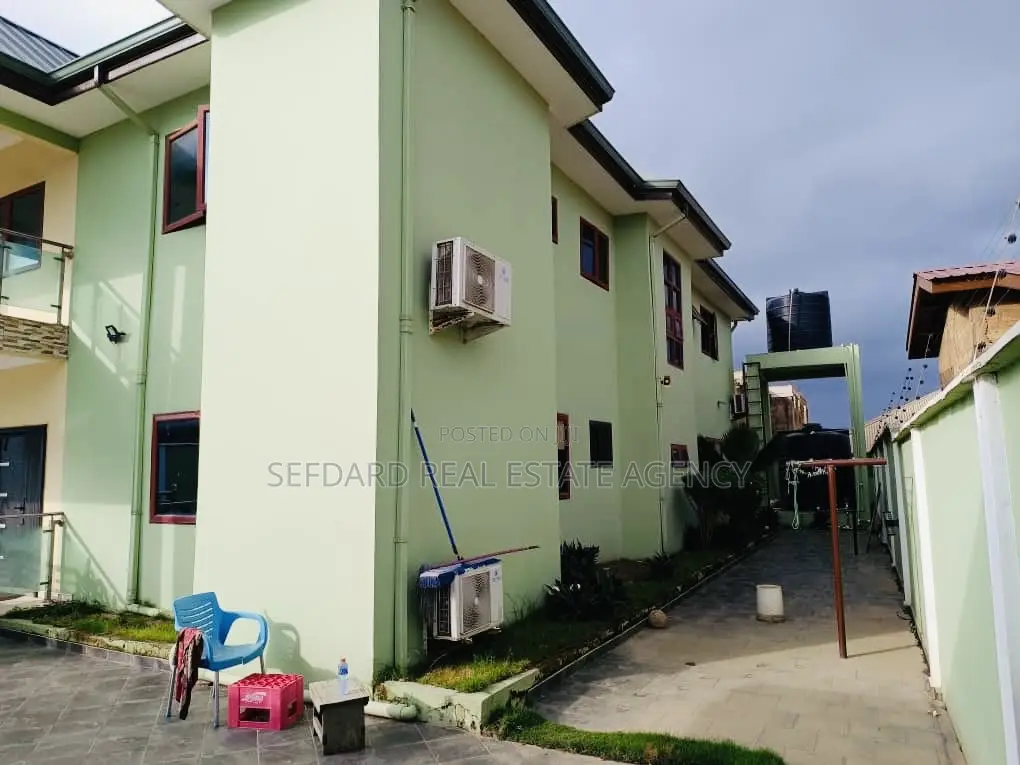 5bdrm House in Sefdard Properties, Amasaman for sale in Amasaman