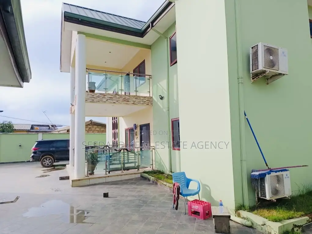 5bdrm House in Sefdard Properties, Amasaman for sale in Amasaman