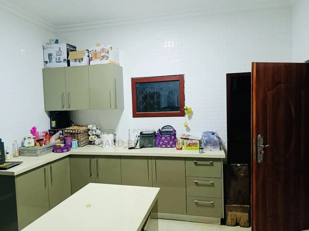 5bdrm House in Sefdard Properties, Amasaman for sale in Amasaman