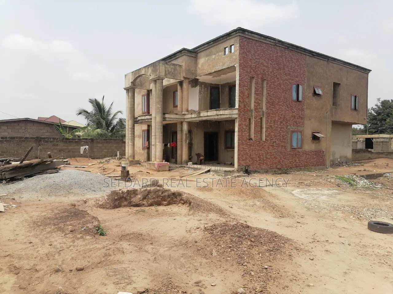 5bdrm Duplex in Sefdard Properties, Amasaman for sale in Amasaman