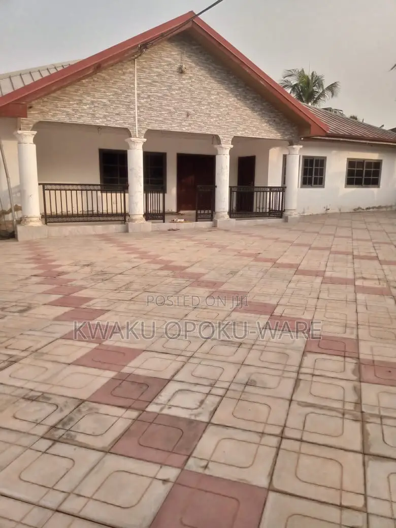 4bdrm Apartment in Kwaku Opoku-Ware, Boi for rent in Boi