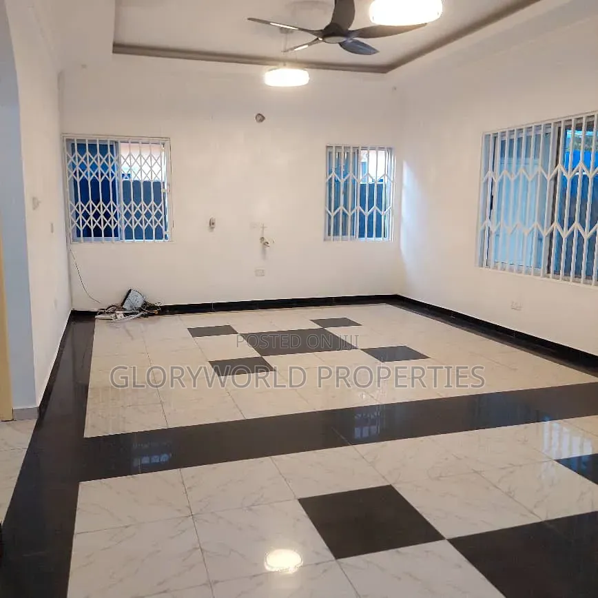 4bdrm House in Baatsona Total for rent in Baatsona Total