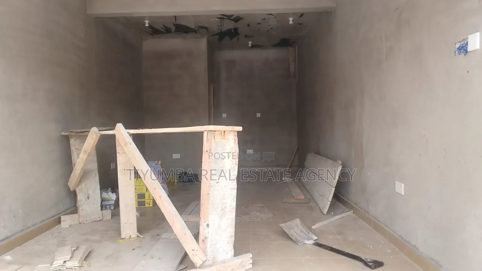 Shop for Rent at Madina 3rd Gate in Doku