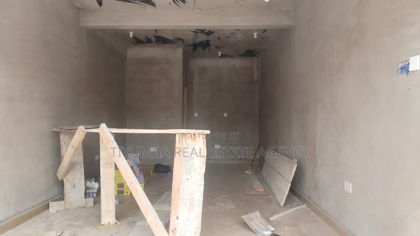 Shop for Rent at Madina 3rd Gate in Doku