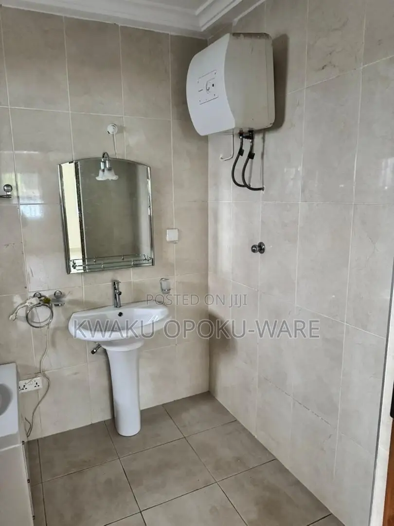 4bdrm Apartment in Kwaku Opoku-Ware, Abokobi for rent in Abokobi