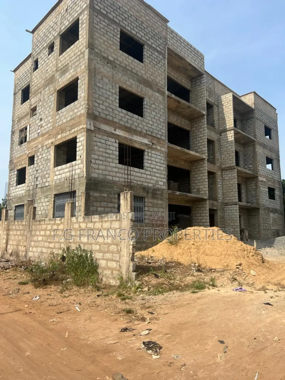 8bdrm Apartment in Kg Franco Properties, Spintex for sale in Spintex