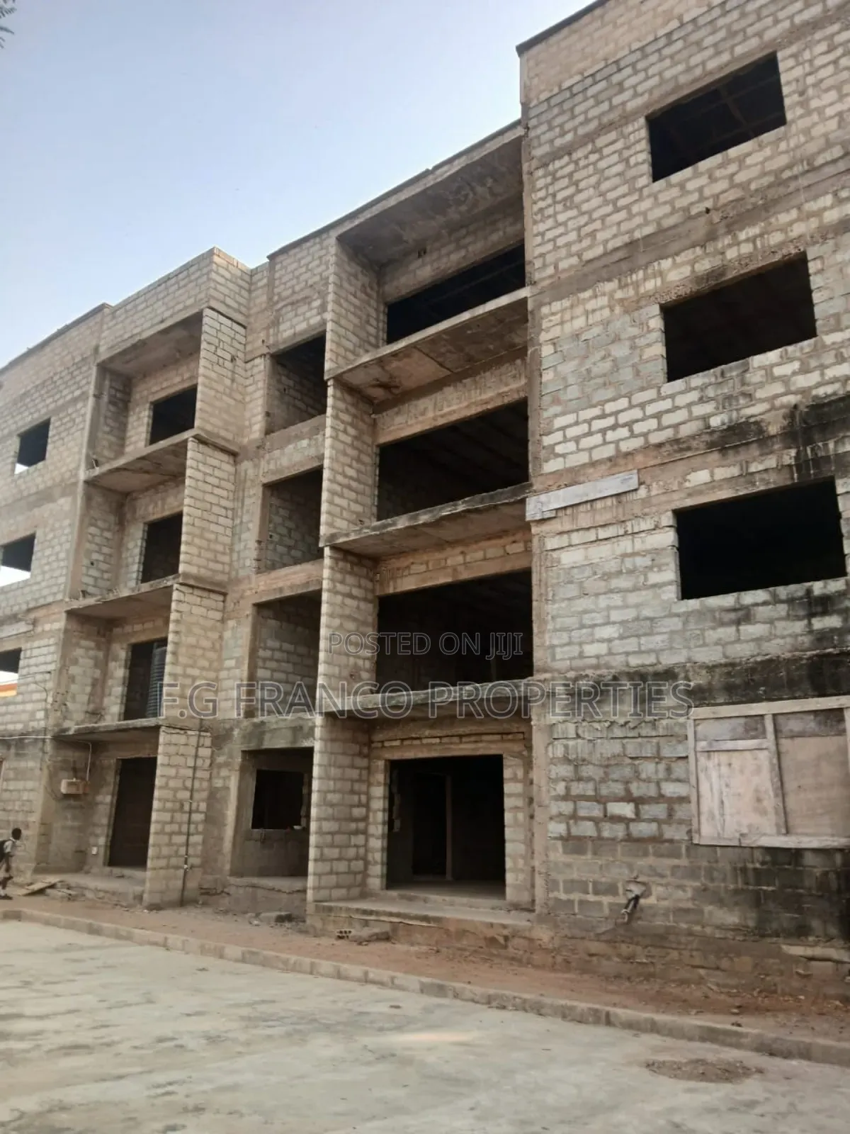 8bdrm Apartment in Kg Franco Properties, Spintex for sale in Spintex