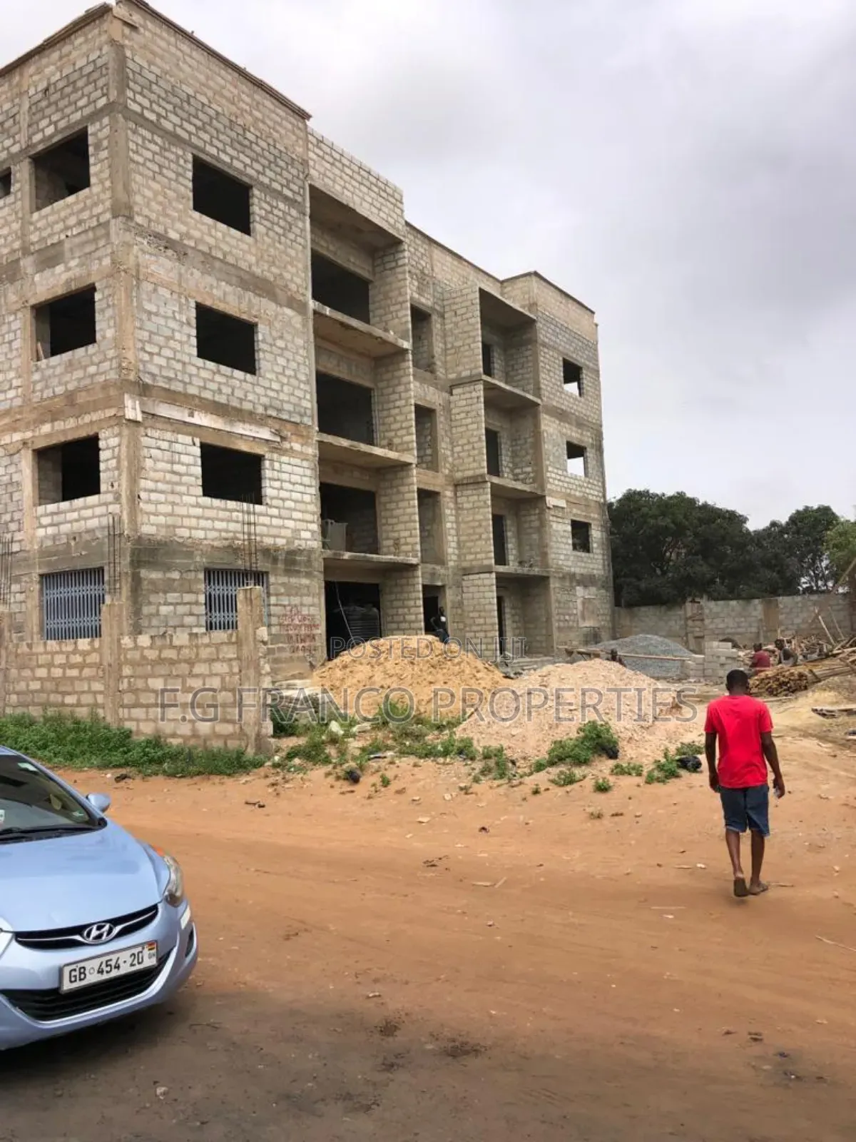 8bdrm Apartment in Kg Franco Properties, Spintex for sale in Spintex