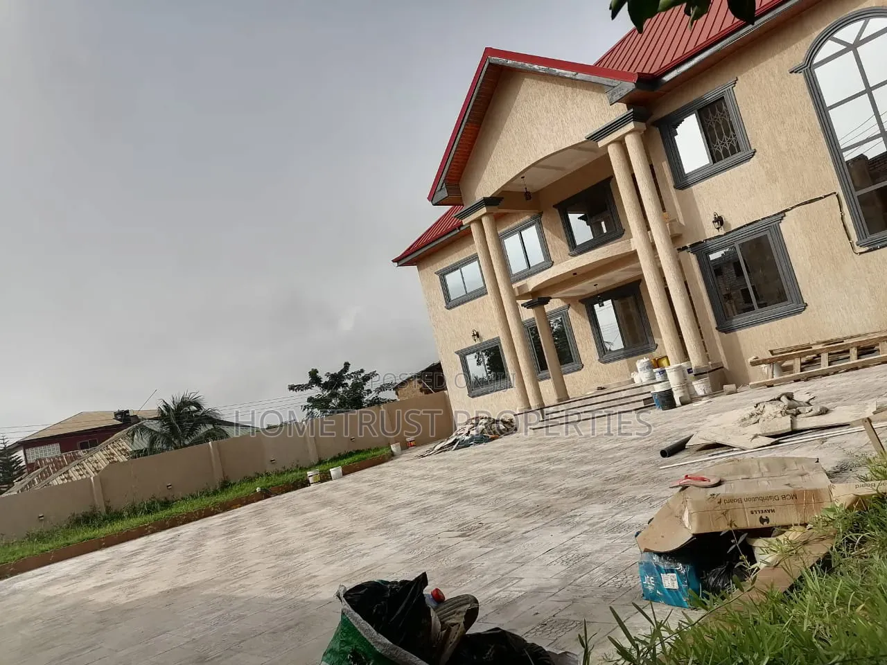 6bdrm Duplex in Amasaman Sapeiman for sale in Amasaman