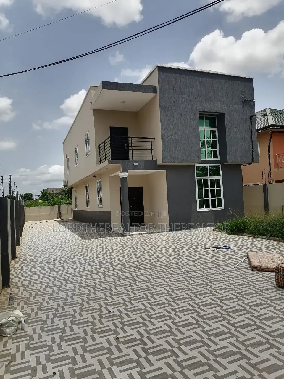 4bdrm Duplex in Pokuase for rent in Pokuase