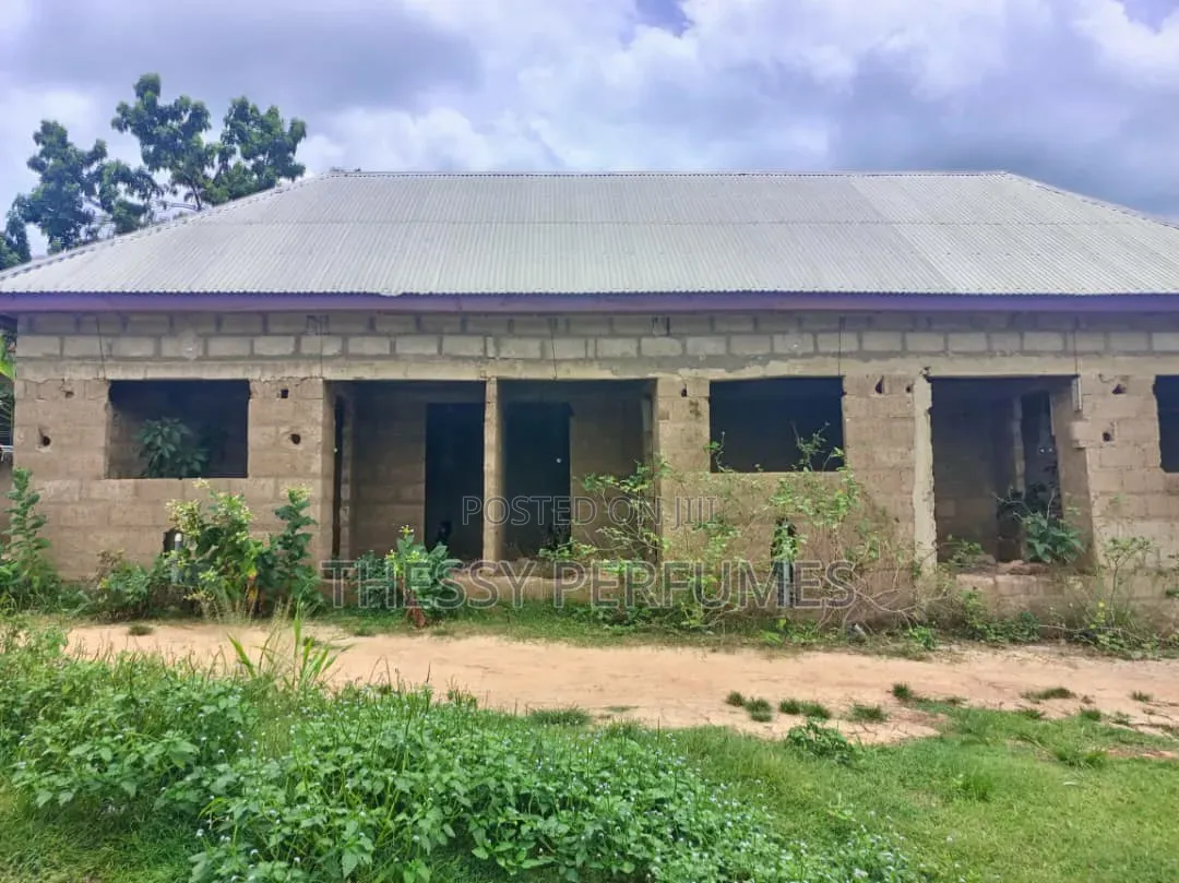 10bdrm Apartment in Ahafo Ano North for sale in Ahafo Ano North