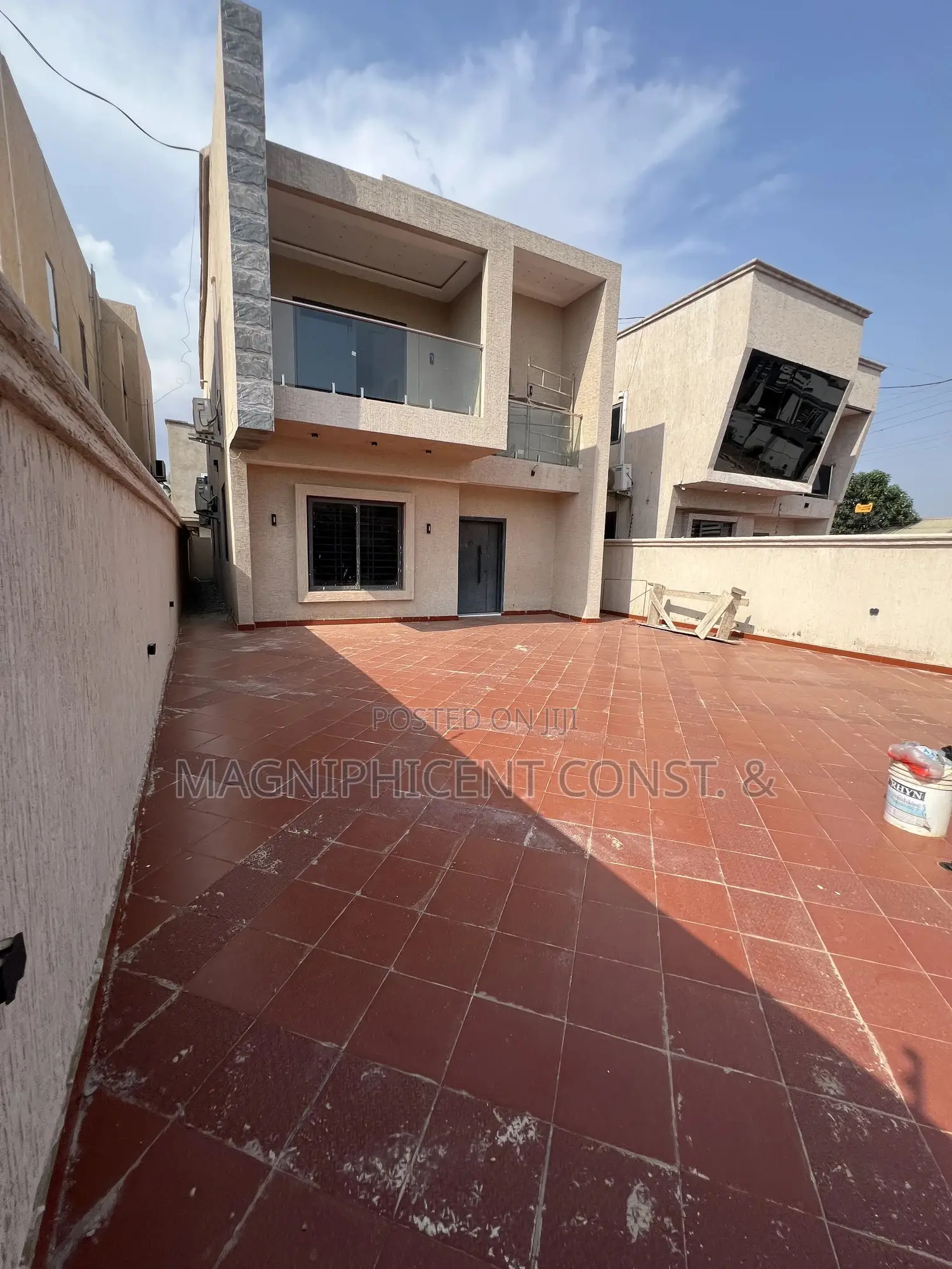 4bdrm Duplex in Lakeside Estates, Ashaley Botwe for sale in Ashaley Botwe