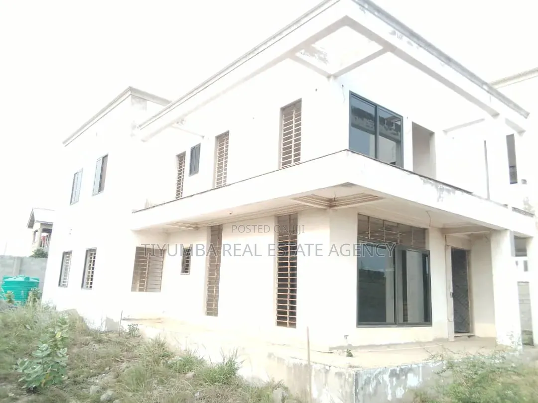 5bdrm House in Tiyumba Real Estate, Prampram for sale in Prampram