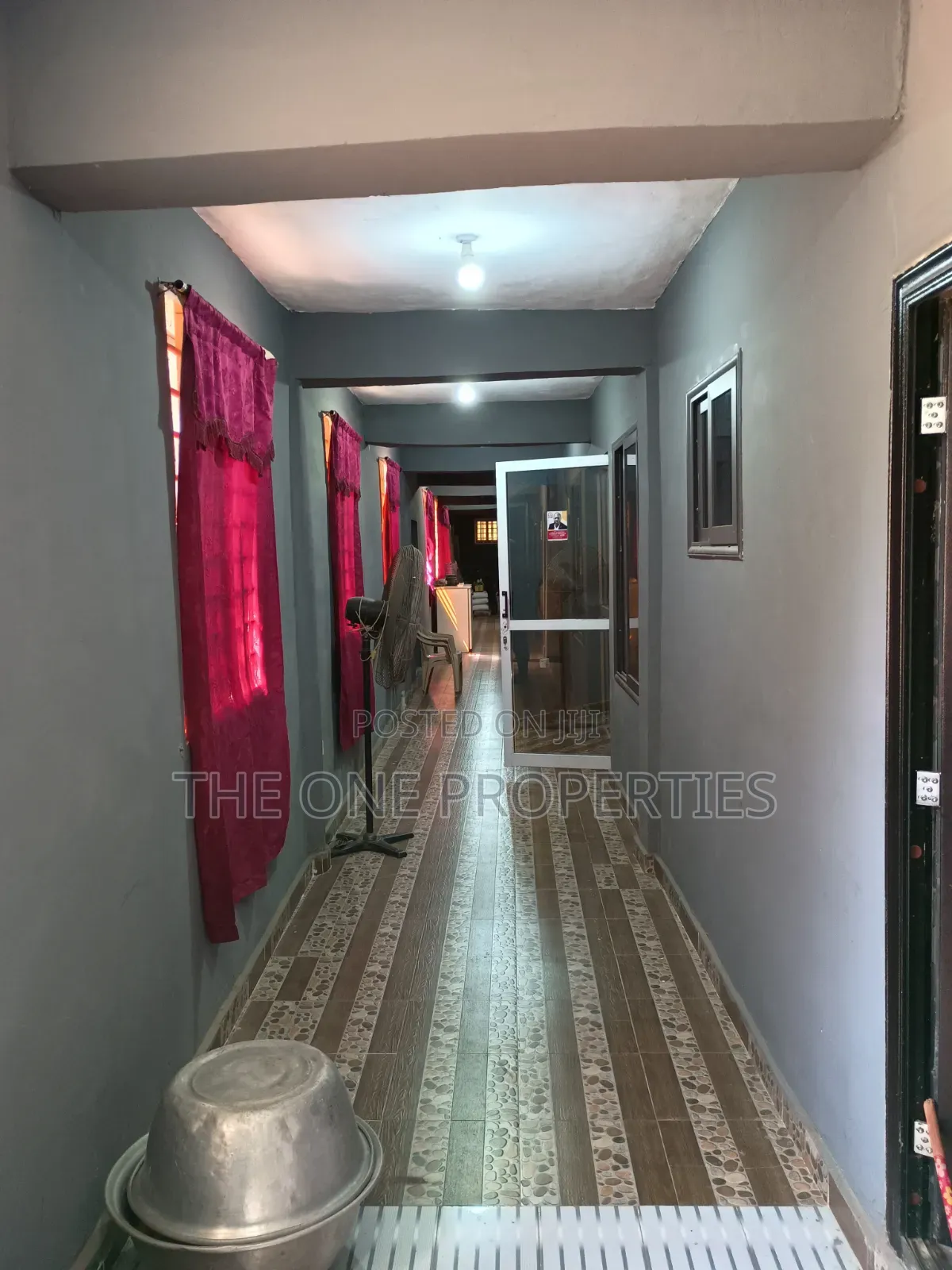 7 Stores+11 Rooms Roadside for Sale at Amasaman Sapeiman in Amasaman