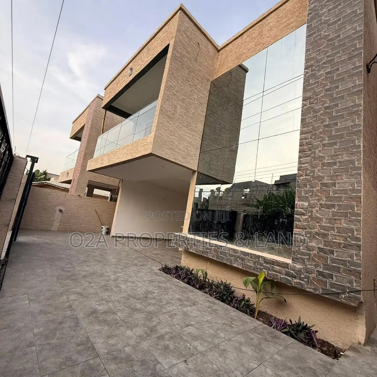 4bdrm House in Botwe, Lake Side Estate for sale in Lake Side Estate